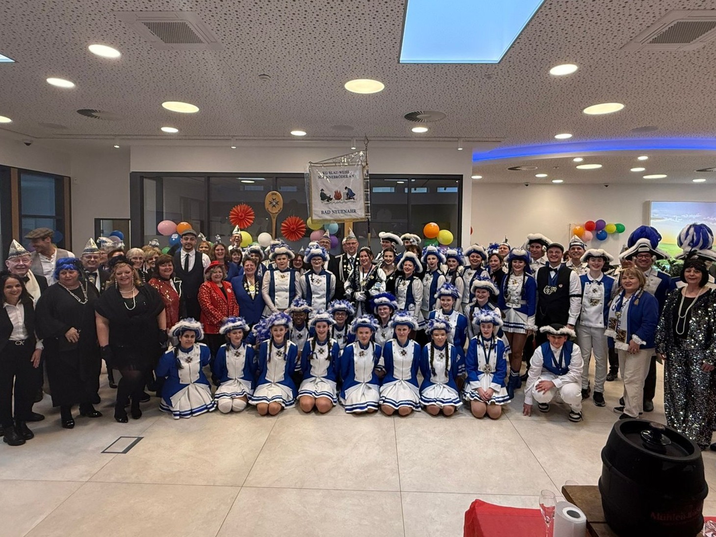 Dieses Bild zeigt die Schinnebröder an Weiberfastnacht