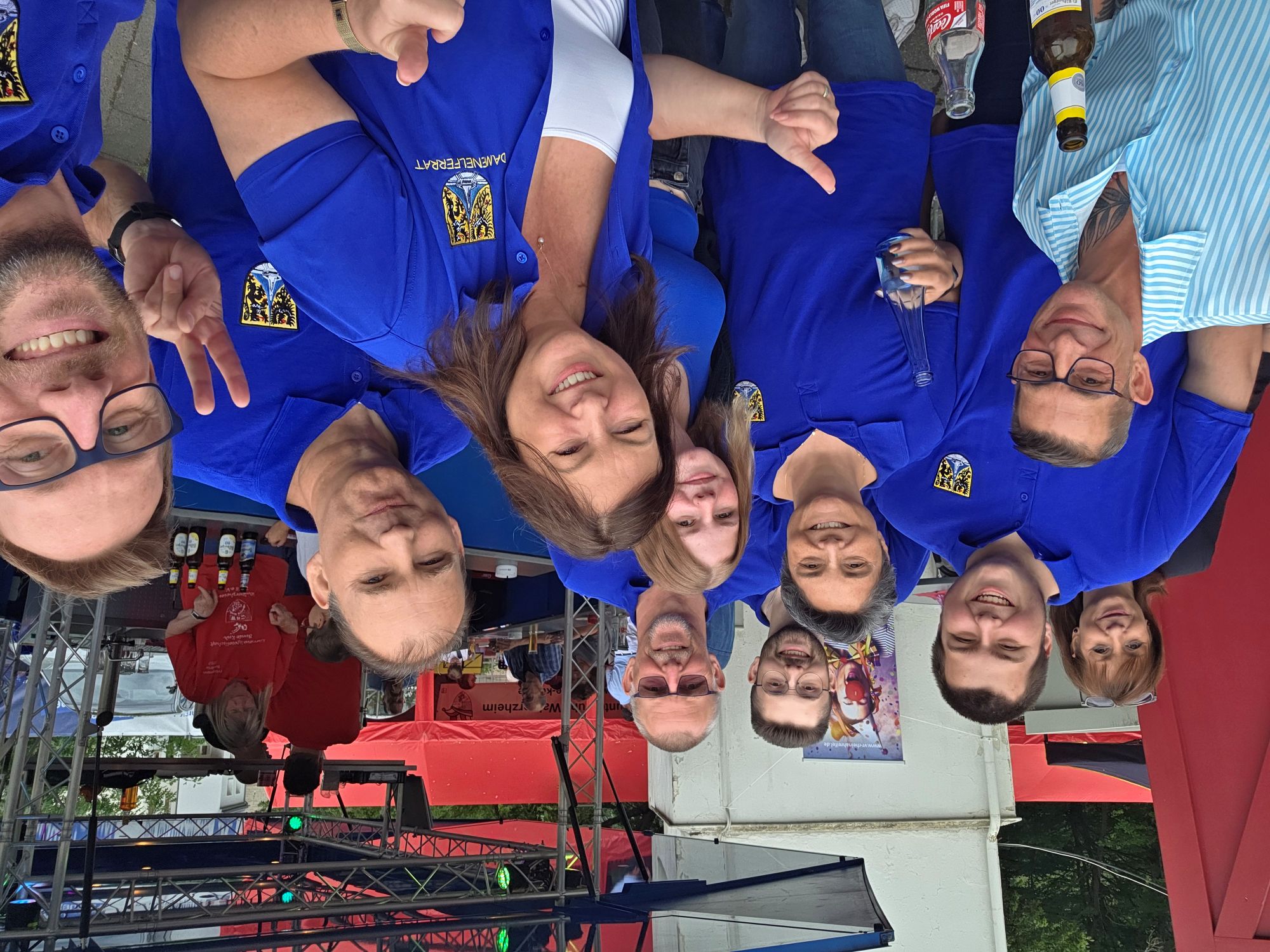 Dieses Bild zeigt die Schinnebröder beim Sommerfest in Walporzheim